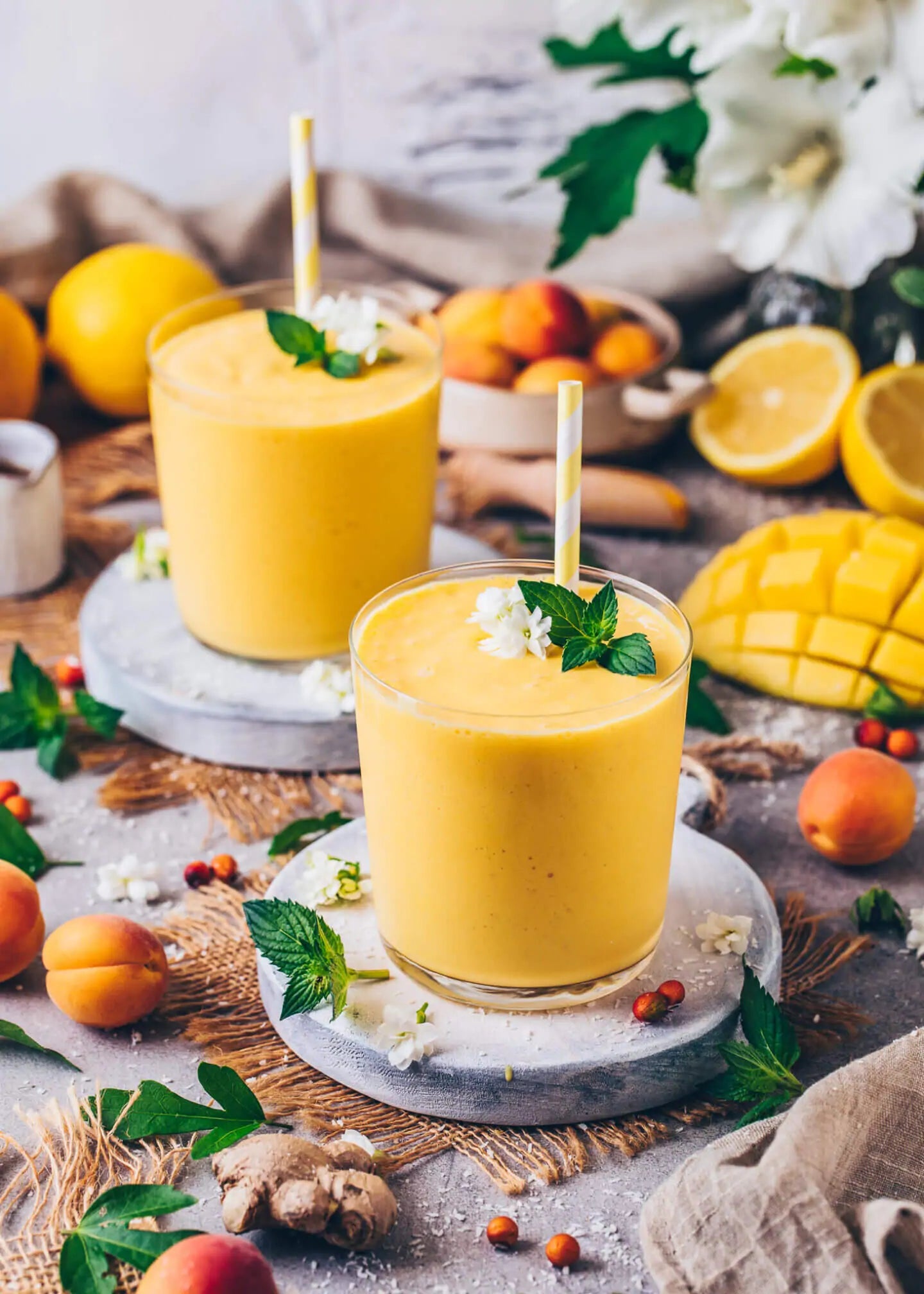 https://www.osoaa.in/cdn/shop/articles/mango-lassi-smoothie.webp?v=1685426594